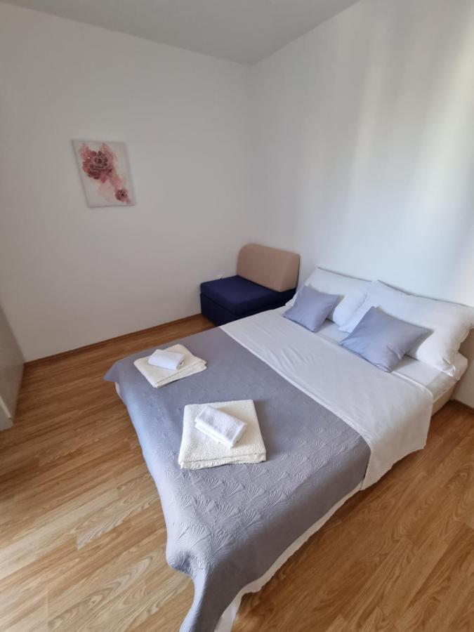 Apartments Lili Biograd Na Moru Buitenkant foto