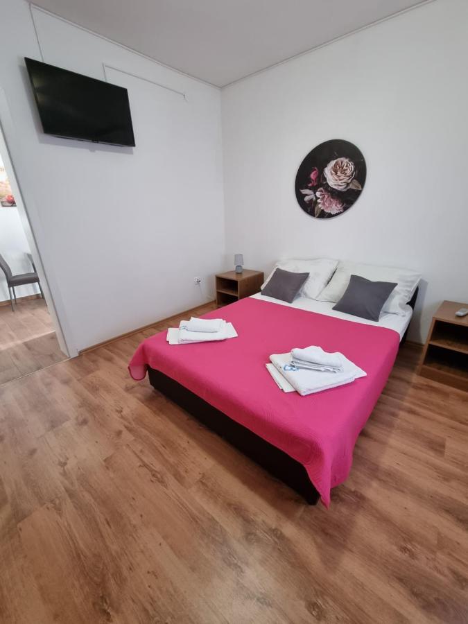 Apartments Lili Biograd Na Moru Buitenkant foto