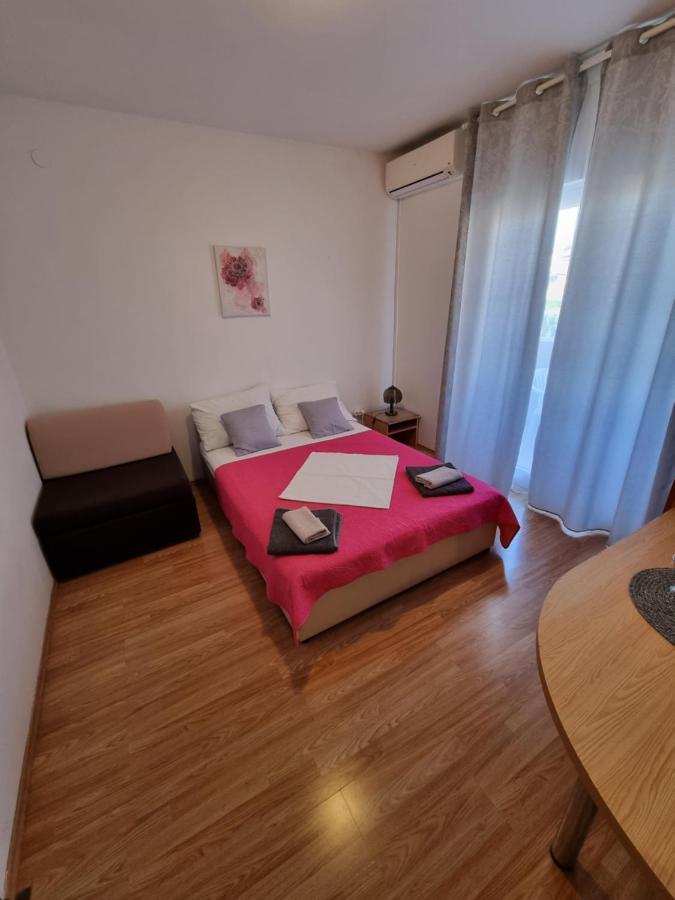 Apartments Lili Biograd Na Moru Buitenkant foto