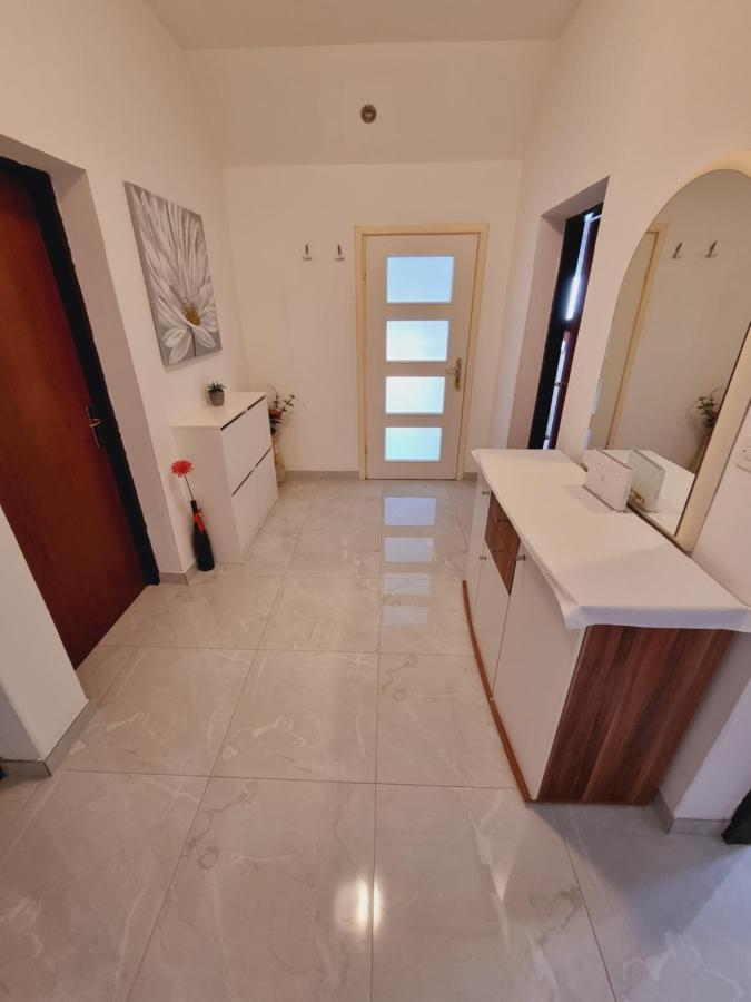 Apartments Lili Biograd Na Moru Buitenkant foto