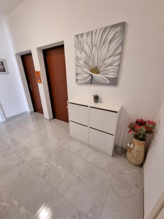 Apartments Lili Biograd Na Moru Buitenkant foto