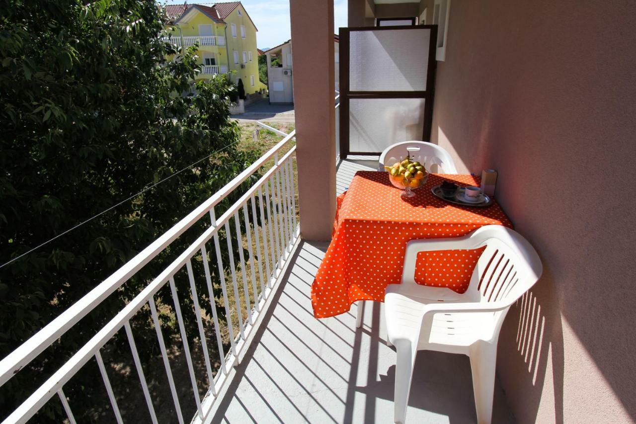 Apartments Lili Biograd Na Moru Buitenkant foto